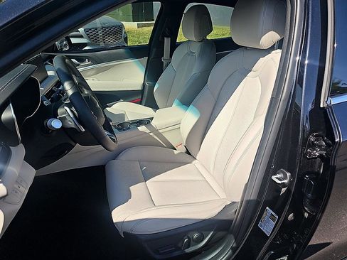 Used 2025 Genesis G70 2.5T RWD image 14