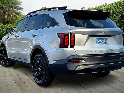Used 2022 Kia Sorento S image 12