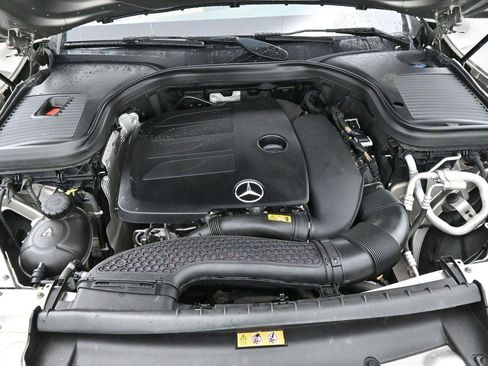 Used 2021 Mercedes-Benz GLC 300 4MATIC image 38