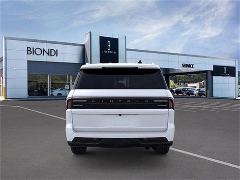 New 2026 Lincoln Navigator L Black Label AWD/4WD image 5
