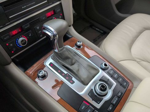 Used 2015 Audi Q7 3.0T Premium w/ Technology Package image 32