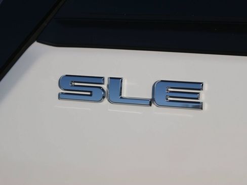 Used 2020 GMC Terrain SLE FWD image 9