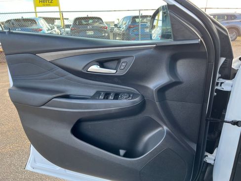 Used 2025 Buick Envista Sport Touring image 18