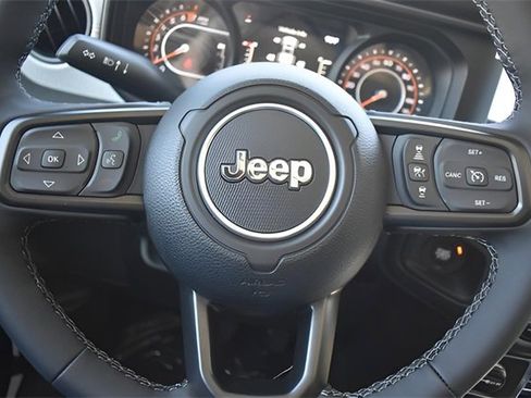 New 2025 Jeep Gladiator Sport image 18