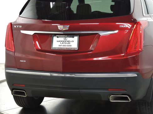 Used 2017 Cadillac XT5 Luxury w/ Driver Awareness Package AWD/4WD image 9