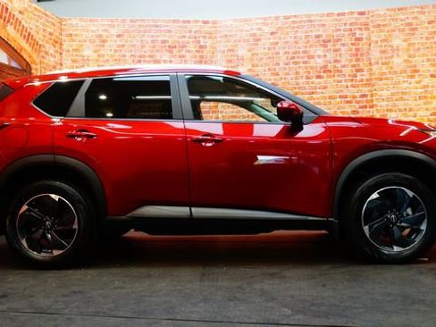 Certified 2024 Nissan Rogue SV w/ SV Premium Package AWD/4WD image 8
