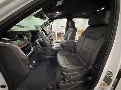 Certified 2025 GMC Yukon XL Denali image 10