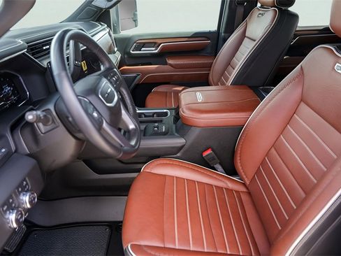 Used 2025 GMC Sierra 3500 Denali Ultimate image 12