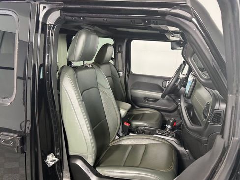 Used 2024 Jeep Wrangler High Altitude AWD/4WD image 33