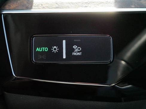 Used 2021 Audi e-tron Premium Plus w/ Premium Plus Package AWD/4WD image 26