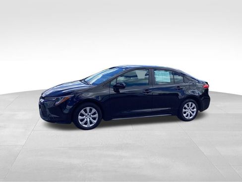 Used 2024 Toyota Corolla LE FWD image 3