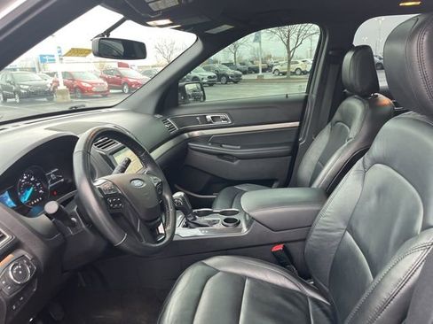 Used 2018 Ford Explorer XLT w/ Equipment Group 202A image 21