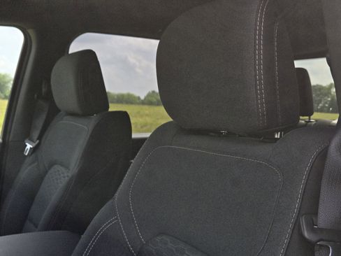 New 2026 RAM 1500 Express AWD/4WD image 15