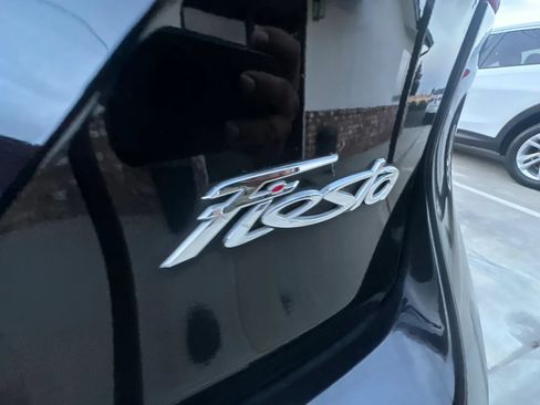 Used 2018 Ford Fiesta SE FWD image 19