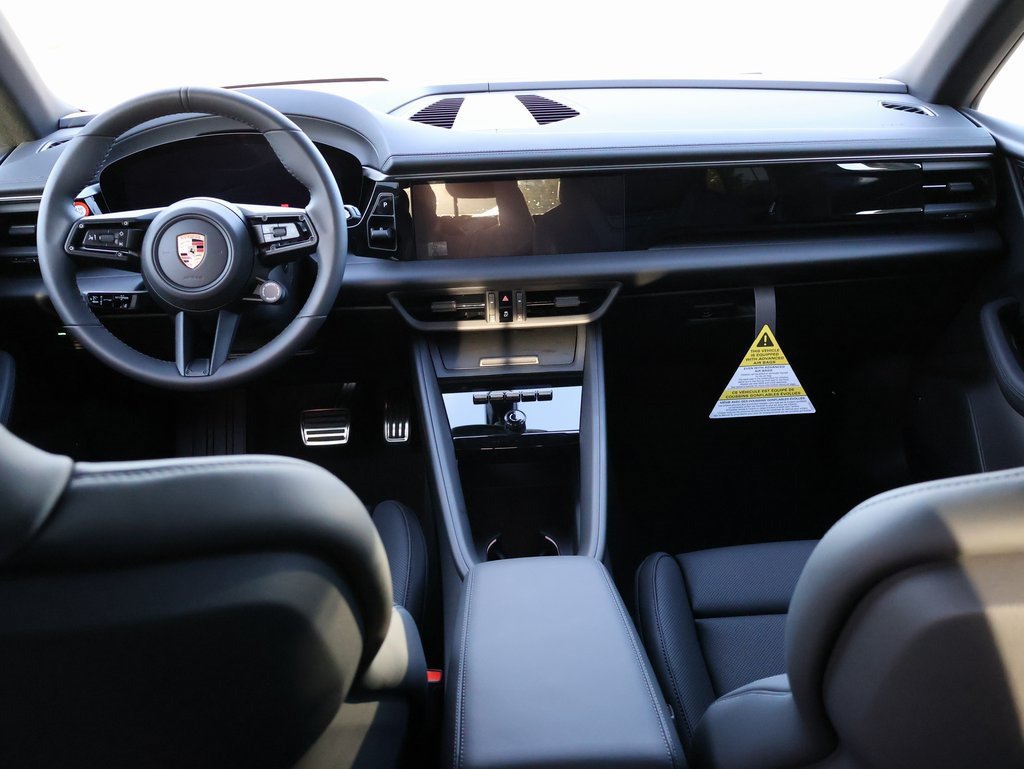 Certified 2025 Porsche Macan 4S Electric AWD/4WD image 20