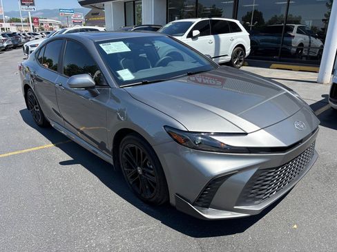 Used 2025 Toyota Camry SE w/ Multimedia Upgrade Package AWD/4WD image 2