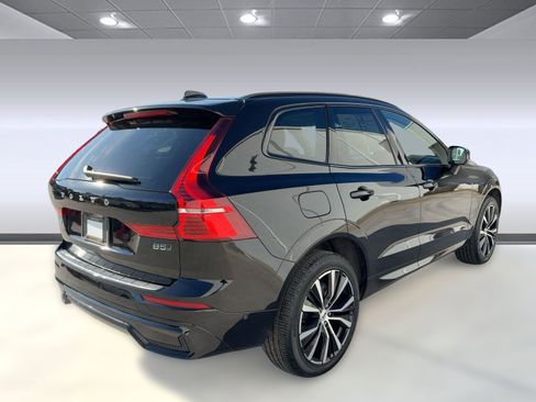 Certified 2024 Volvo XC60 B5 Plus w/ Protection Package Premier image 9