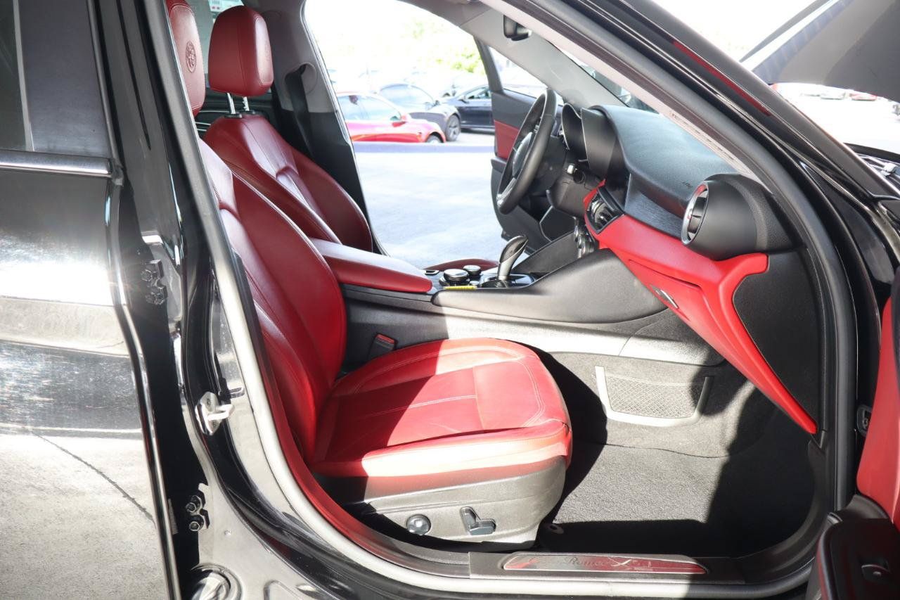 Used 2019 Alfa Romeo Giulia w/ Quick Order Package 22K Sport RWD image 42