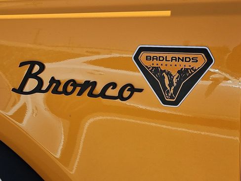 Used 2022 Ford Bronco Badlands AWD/4WD image 5