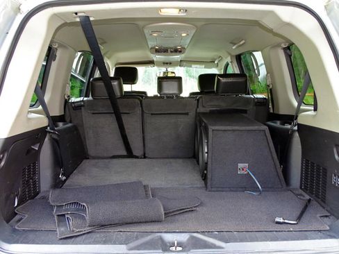 Used 2011 Nissan Armada SL image 15