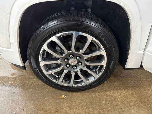 Used 2020 GMC Acadia Denali w/ Technology Package image 11