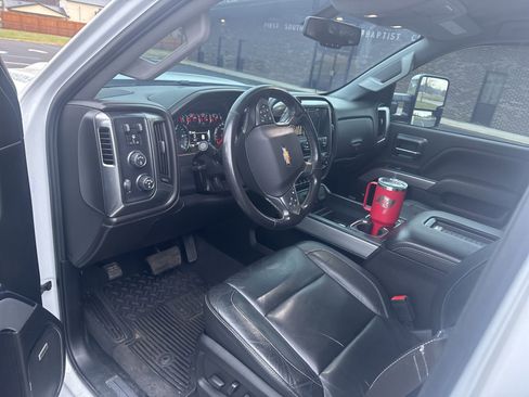 Used 2019 Chevrolet Silverado 3500 LTZ image 26