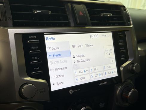 Used 2021 Toyota 4Runner SR5 AWD/4WD image 21