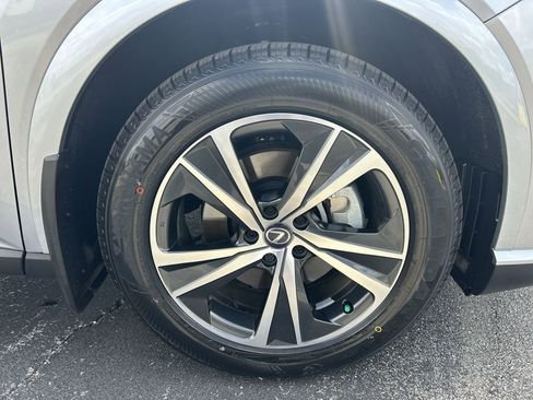 Used 2024 Lexus RX 350h w/ Accessory Package (Z1) AWD/4WD image 31