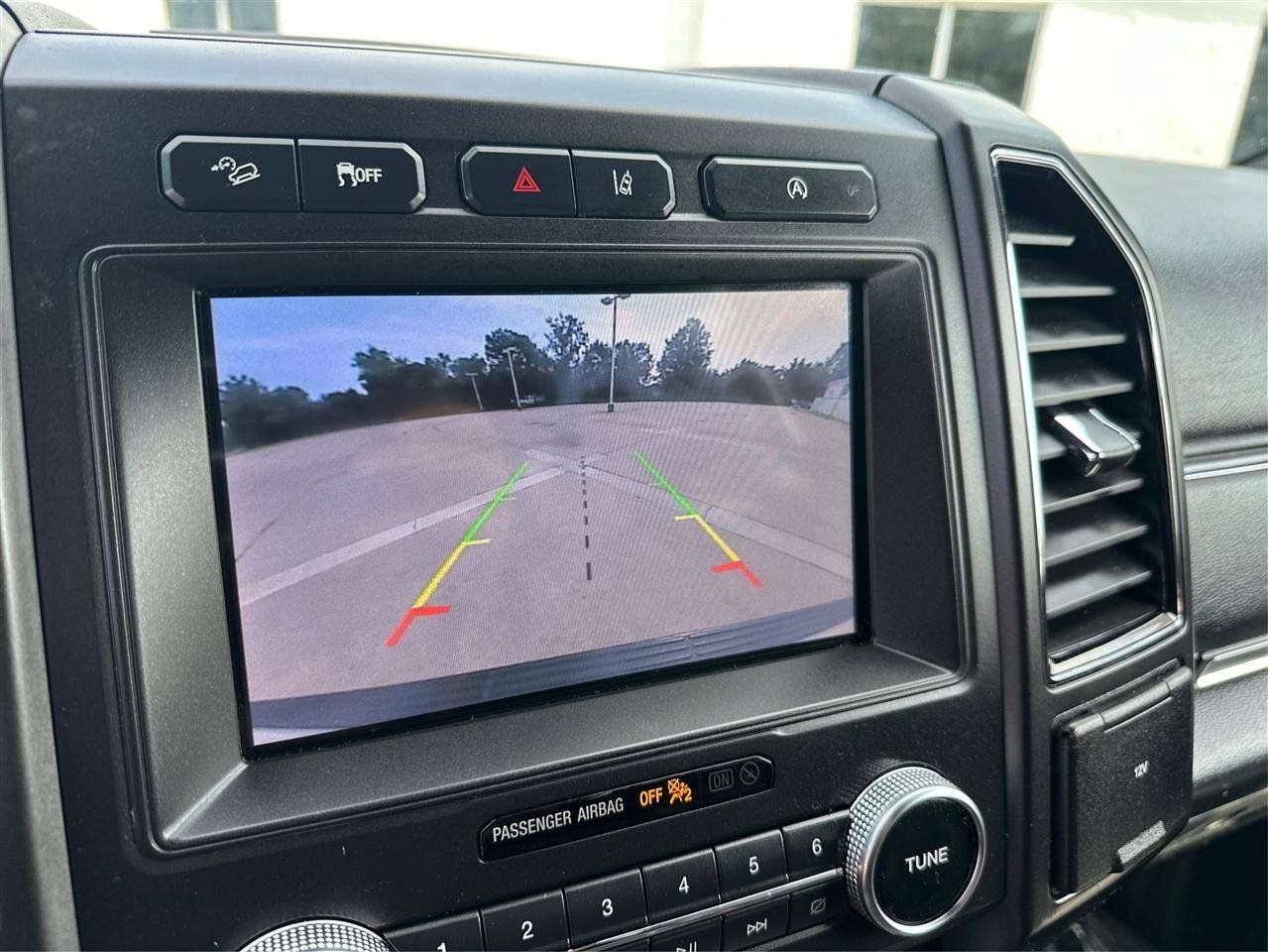Used 2020 Ford Expedition Limited AWD/4WD image 29