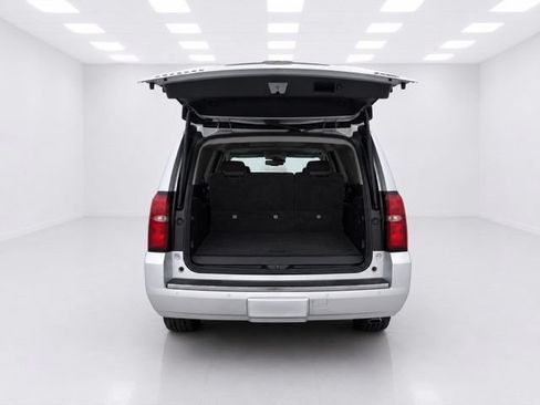 Used 2020 Chevrolet Suburban Premier AWD/4WD image 10