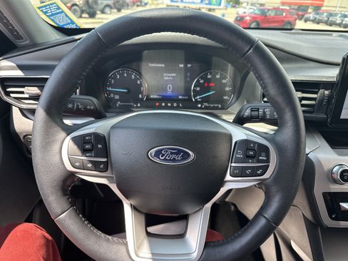 Used 2023 Ford Explorer XLT w/ Equipment Group 202A AWD/4WD image 3