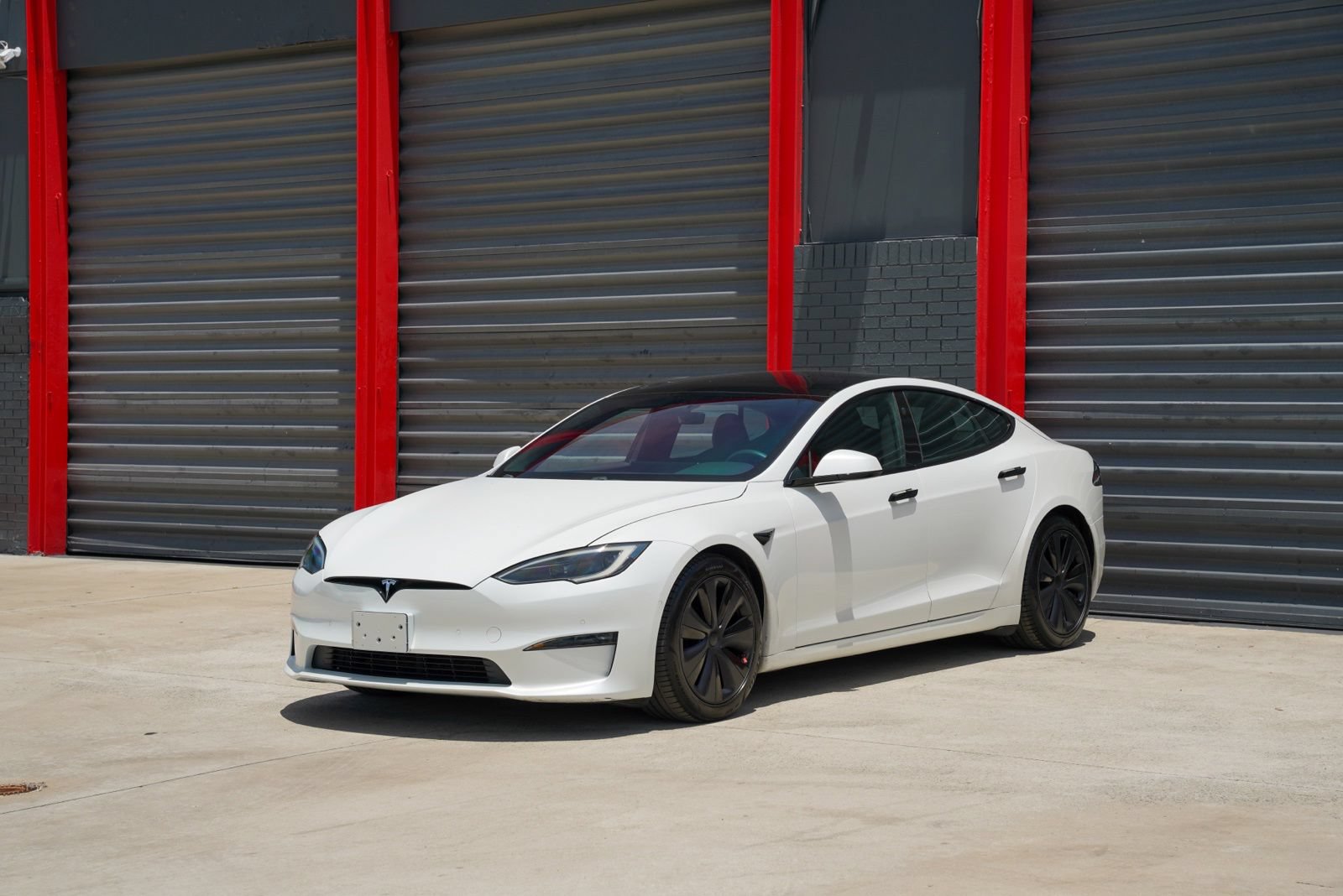 Used 2023 Tesla Model S AWD/4WD image 1
