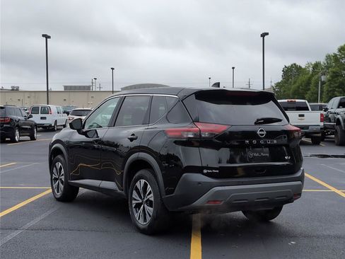 Used 2023 Nissan Rogue SV FWD image 3
