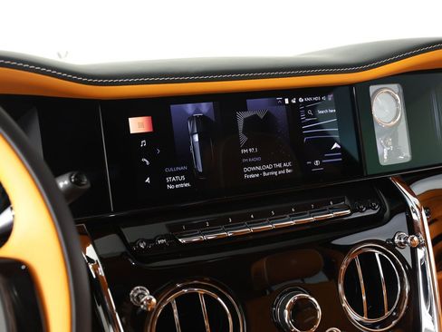 New 2026 Rolls-Royce Cullinan AWD/4WD image 13