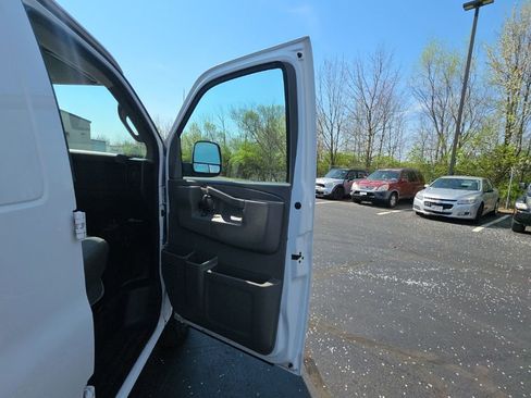 Used 2021 Chevrolet Express 2500 w/ Driver Convenience Package image 37
