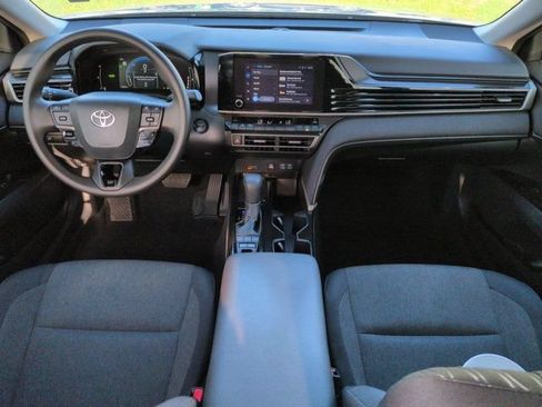 Used 2025 Toyota Camry LE FWD image 13