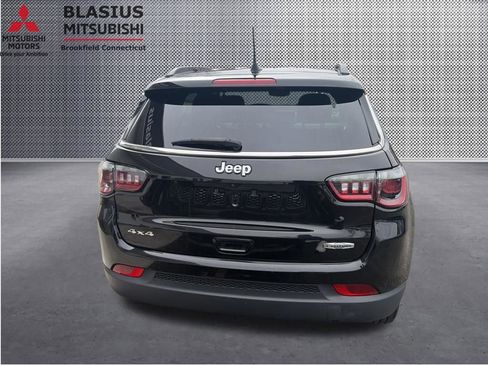 Used 2022 Jeep Compass Latitude AWD/4WD image 11