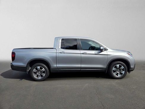 Used 2018 Honda Ridgeline RTL image 2
