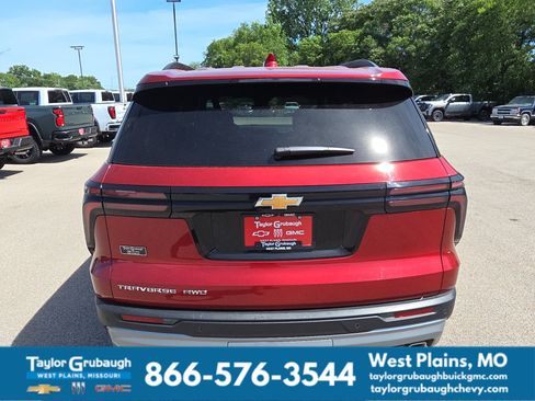 Used 2026 Chevrolet Traverse LT AWD/4WD image 7