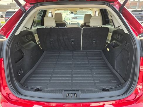 Used 2020 Ford Edge Titanium FWD image 17