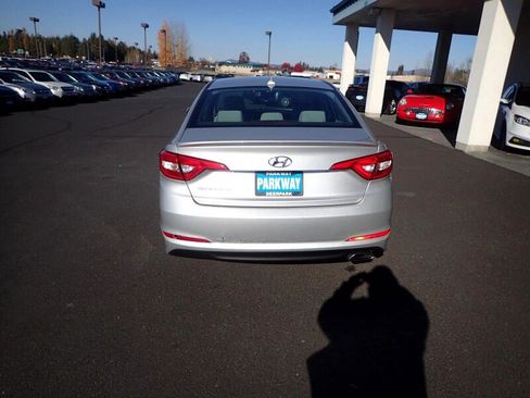 Used 2016 Hyundai Sonata SE image 4