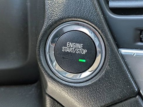 Used 2017 Chevrolet Suburban LT RWD image 32