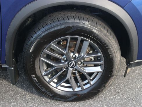 Used 2023 Nissan Rogue S AWD/4WD image 33
