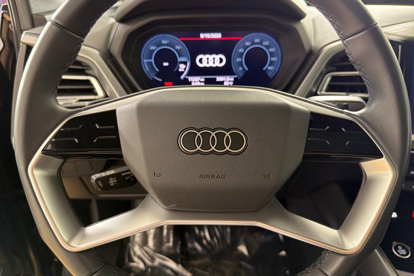 Certified 2024 Audi Q4 e-tron Premium Plus w/ Premium Plus AWD/4WD image 22