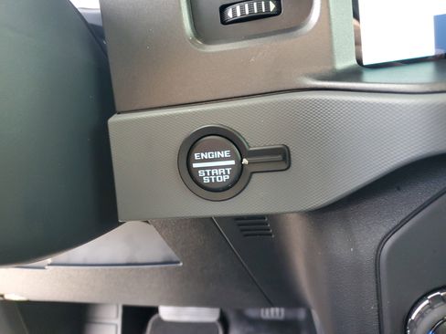 Used 2024 Ford Bronco Black Diamond image 25