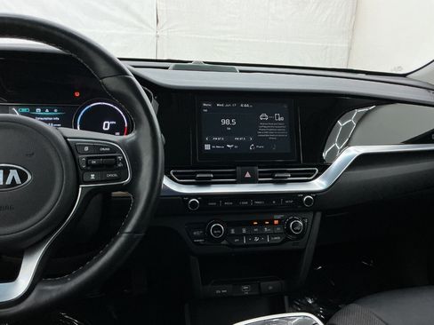 Used 2020 Kia Niro EX w/ Cold Weather Package FWD image 32