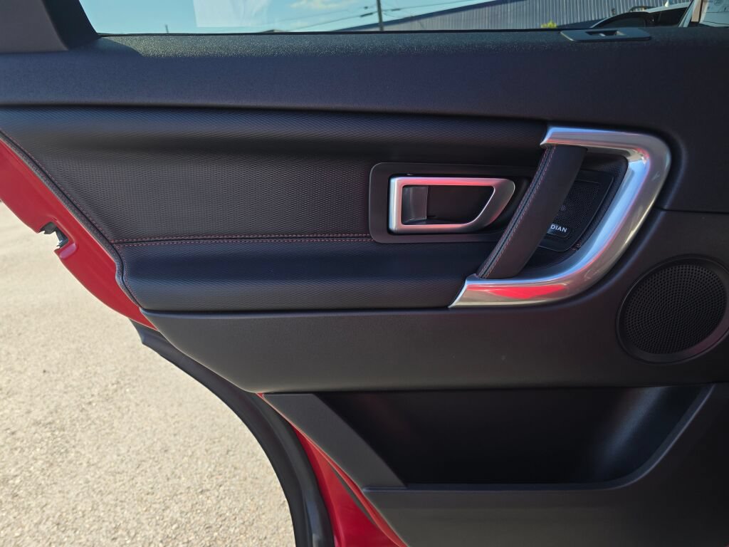 Used 2019 Land Rover Discovery Sport HSE AWD/4WD image 15