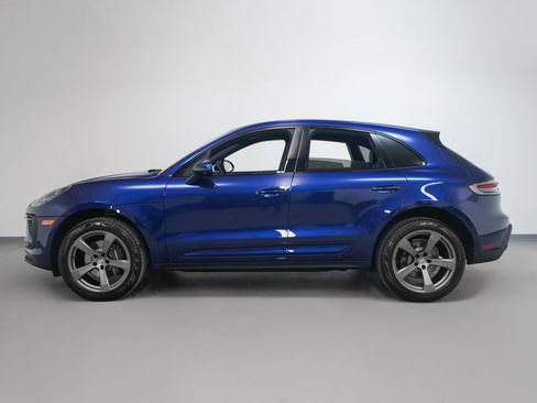 Used 2025 Porsche Macan image 2