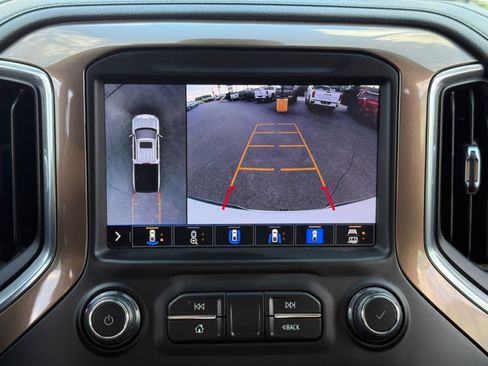 Used 2020 Chevrolet Silverado 1500 High Country w/ Technology Package AWD/4WD image 14