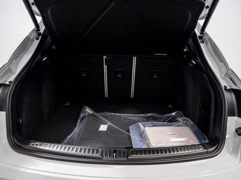 New 2026 Porsche Macan image 30